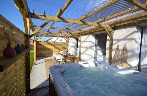 Plancoet House | La Bulle Emeraude - Private Spa (6 Pers including 4 Adults)