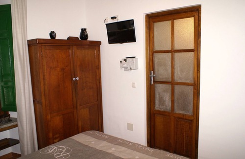 Murchas Bed & Breakfast | La Cañota King Room Adults Only, bedroom and ensuite bathroom, WIFI, swimming pool