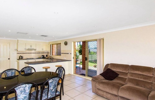 Ettalong Beach House | LA CABANA - ETTALONG BEACH