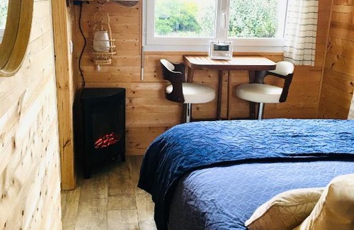 Barneville-Carteret Bed & Breakfast | "La Cabine"