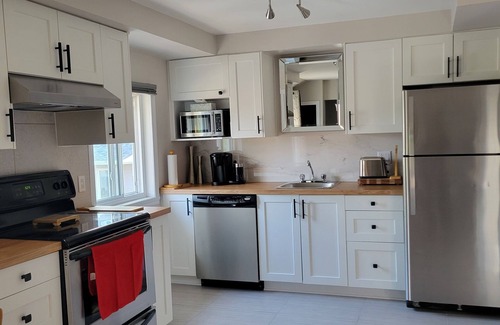 Laval Apartment | La Campagne Près de la Ville.5 Minutes du Vieux Terrebonne Convient aux Familles