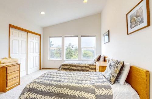 Oak Harbor House | La Cana Street Leisure - Main Home