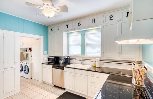 Monte Vista House | La Casa Abuelita - Historic District and Hot Tub!