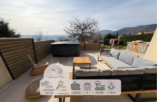 Enval Villa | La casa bella vista