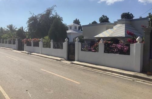 Guayubin Villa | La Casa Blanca