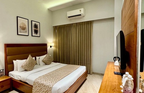 Palsana Hotel | LA CASA. CLUB & RESORT