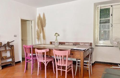 Borzonasca Apartment | La casa con giardino, vicino al ruscello segreto