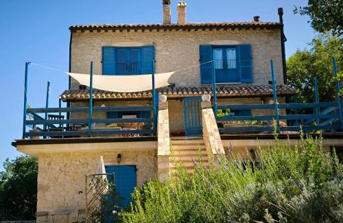 Abbateggio Bed & Breakfast | La casa dalle finestre blu