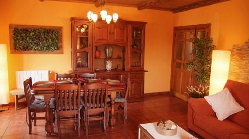 Trescasas House | La Casa de la Abuela Mari