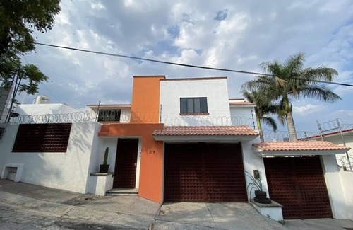 Cuernavaca House | La Casa de La Yaya