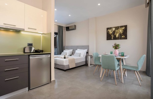 Agrilia Apartment | La casa de zante - Ground Floor Suite