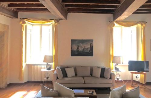 Rione V Ponte Apartment | La casa dell'Arte nel cuore di Roma