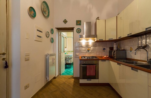 Rione Duomo Apartment | La Casa di Nonna LellaTraditional apartment in the historic center