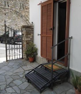 Diano Castello House | La casa di nonna Mary