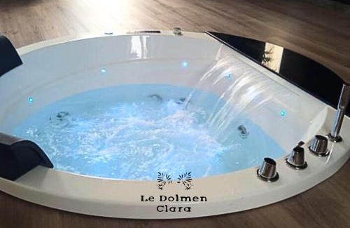 Plounevez-Lochrist Bed & Breakfast | La Casa du Dolmen Clara, balnéo privée, entre terre et mer