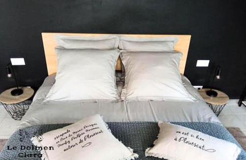 Plounevez-Lochrist Bed & Breakfast | La Casa du Dolmen Clara, balnéo privée, entre terre et mer