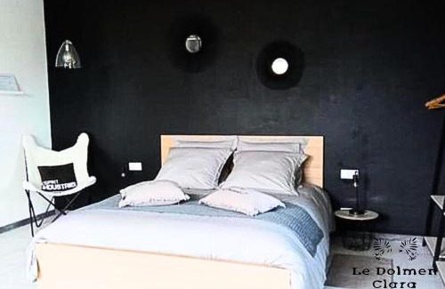 Plounevez-Lochrist Bed & Breakfast | La Casa du Dolmen Clara, balnéo privée, entre terre et mer