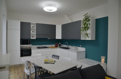 Colle Brianza Apartment | La Casa Gialla - Girasole Appartamento Luminoso e Moderno