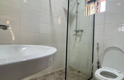 Amuwo Odofin Hotel | La Casa Ilashe