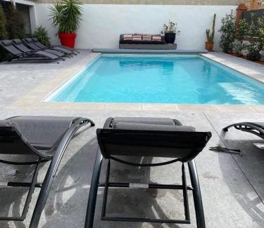 Saint-Hippolyte House | LA CASA SANILLS