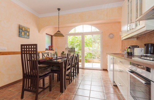 Chayofa Villa | "LA CASA" With Hot Tub In Tropical Garden, Perfect For Friends And Familie