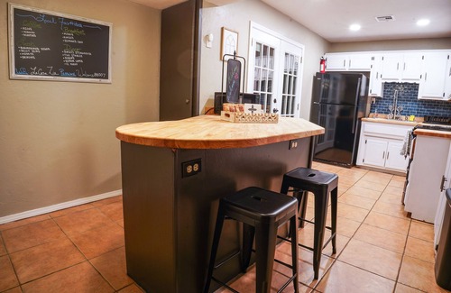 Guthrie House | La Casa Zia - cozy home within walking distance of historic downtown Guthrie.
