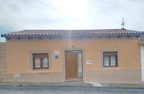 San Justo de la Vega House | La Casina San Román de la Vega