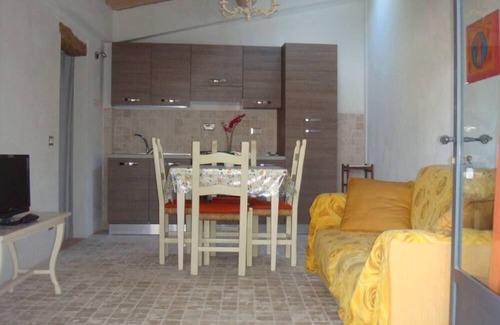Guardistallo House | La Casina with garden
