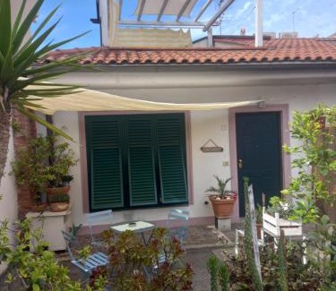 Livorno Apartment | "La Casita", 2 Floors Apartment, Private Parking only for Cars , Air-Cond and Terrace