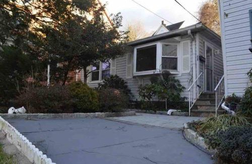 Bryn Mawr Apartment | La Casita Bonita Near NYC