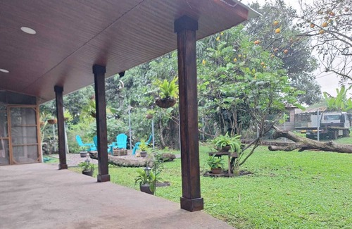 El Eden House | La Casita del Lago in El Jaral (pet friendly)