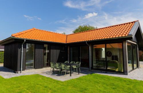 Anjum House | La Casita, Luxe Chalet Aan Het Water met Airco