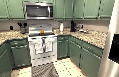 Midland House | La Casita -Townhome 4 Traveling Workers