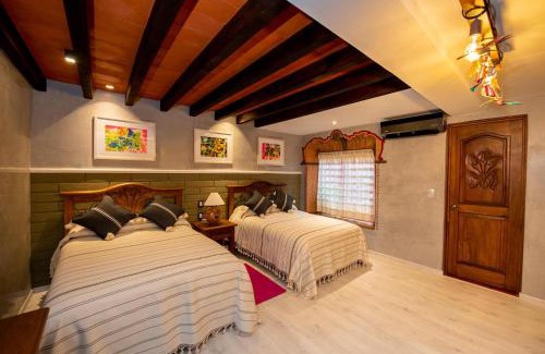 San Felipe del Agua Hotel | La Casona Colorada San Felipe del Agua