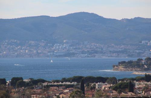 Saint-Cyr-sur-Mer Apartment | La Cebette