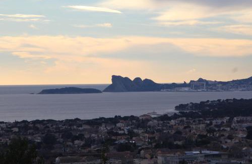 Saint-Cyr-sur-Mer Apartment | La Cebette