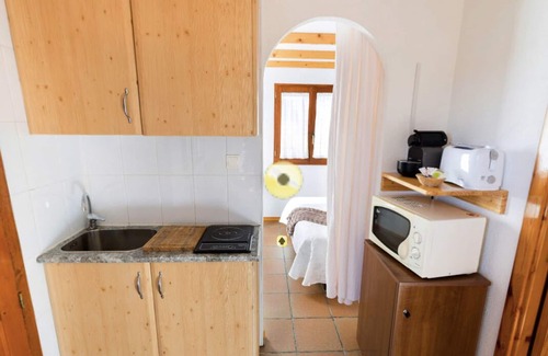 Casas de Belvis Bed & Breakfast | La Cerca Del Alcornoque
