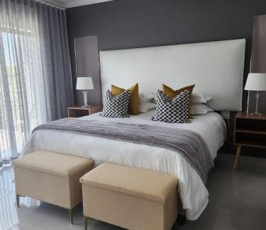 Nelspruit Bed & Breakfast | La Chambre Manor House