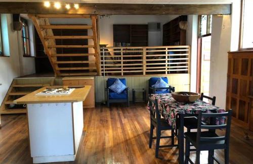 Montagu Apartment | La Chapelle - The Library