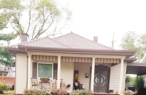 Ashland House | La'Chic Boutique Bungalow 3 Beds/1.5Baths
