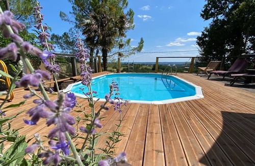 Beaugas House | La Colline des Lauriers Le Gîte est Situé Entre Bordeaux, Bergerac et Toulouse