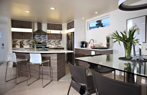 La Conner House | LA CONNER BENTON STREET RETREAT - IN-TOWN - 3 BLOCKS TO EVERYTHING AND VIEWS! !