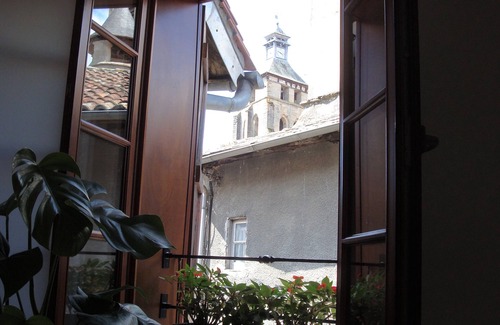 Beaulieu-sur-Dordogne Apartment | La Correze, charming apt. centre of medieval village walk to the river