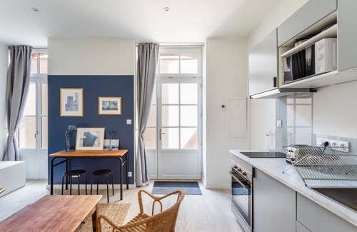 Centre Apartment | La cour des Carmélites 1 - Appt calme en centre-ville