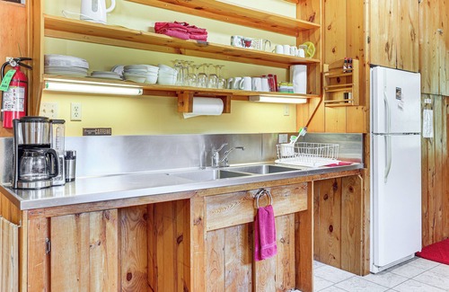 Dakota Cottage | La Crescent Cottage on Minnesota Bluffs w/View!
