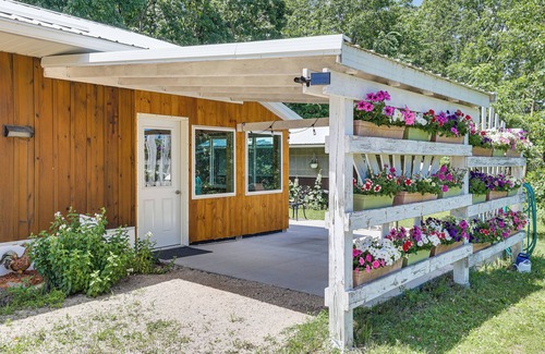 Dakota Cottage | La Crescent Cottage on Minnesota Bluffs w/View!