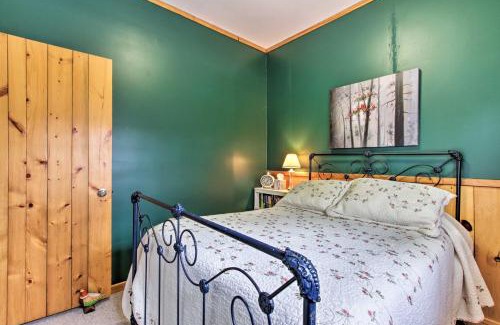 Mindoro House | La Crescent Cottage on Minnesota Bluffs with View!