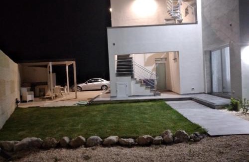 Montallegro House | LA DAMA BIANCA BOVO MARINA