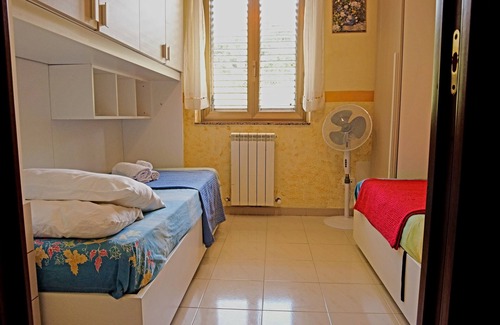 San Giorgio Apartment | La Dimora Del Girasole, a few steps from the sea, great for family vacations