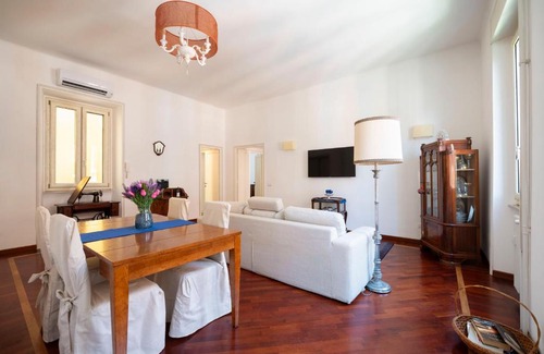 Parioli Apartment | La Divina Duse